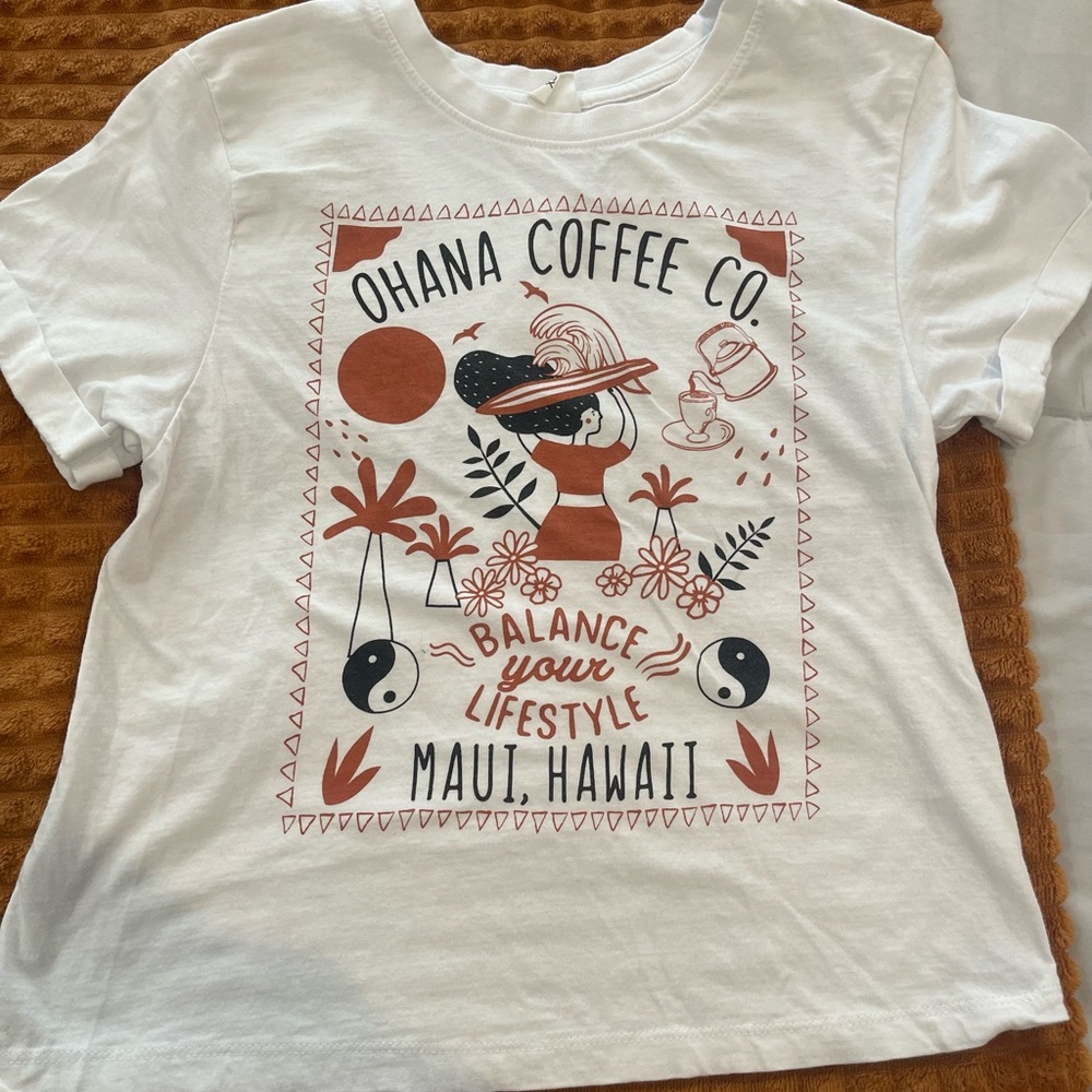 Size small cropped short sleeve t-shirt.